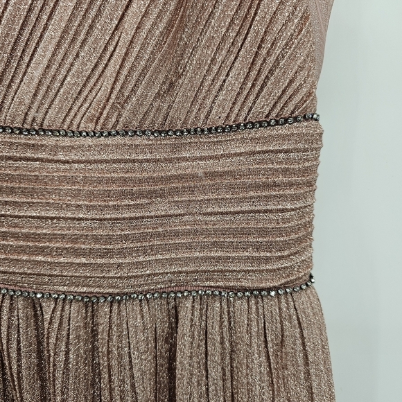Adrianna Papell Pleated metallic vneck Gown Women size 8 Blush Pink maxi Formal - Picture 7 of 15
